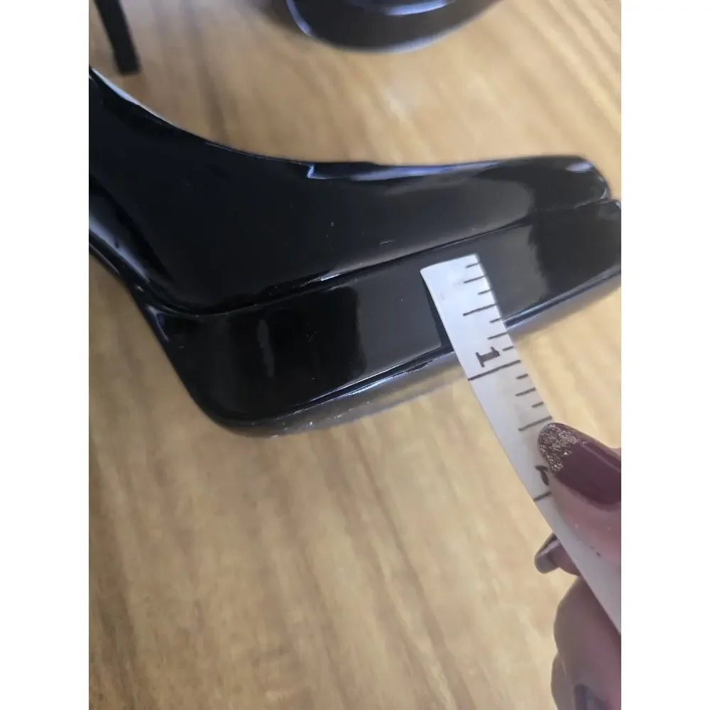 Gucci Patent leather pumps